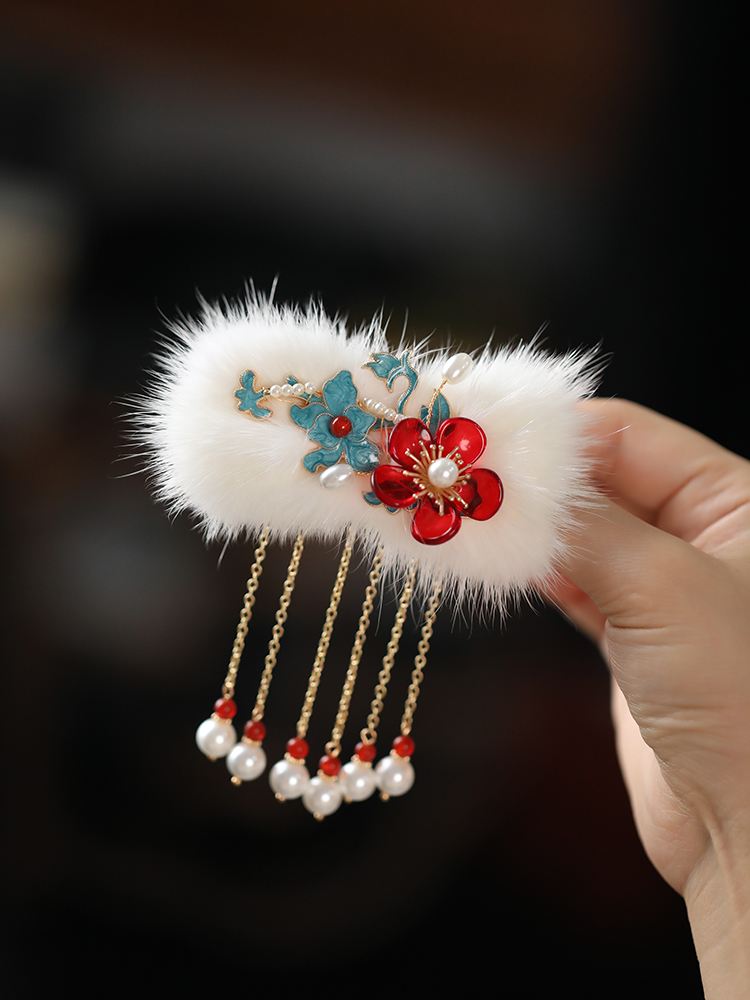 Autumn Winter Tassel Fur Hair Clip for Women, Ancient Style Side Clip Headpiece, Hanfu Accessory, White Autumn Winter Tassel Fur Hair Clip for Women, Ancient Style Side Clip Headpiece, Hanfu Accessory, White