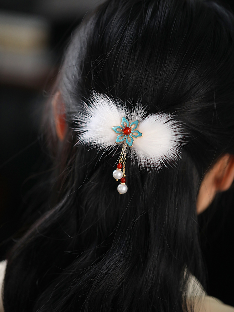 Autumn Winter Tassel Fur Hair Clip for Women, Ancient Style Side Clip Headpiece, Hanfu Accessory, White Autumn Winter Tassel Fur Hair Clip for Women, Ancient Style Side Clip Headpiece, Hanfu Accessory, White