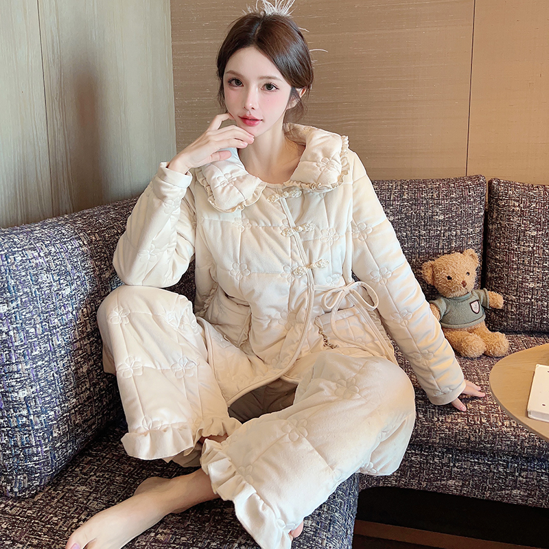 Autumn Winter Women's Thick Warm Cotton-Padded Pajama Set, Three-Layer Chinese Style Loungewear for Cozy Outdoor Wear Autumn Winter Women's Thick Warm Cotton-Padded Pajama Set, Three-Layer Chinese Style Loungewear for Cozy Outdoor Wear