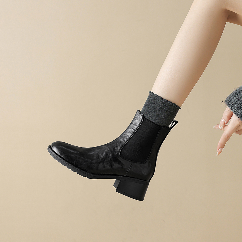 Autumn/Winter Women's Low-Heeled Round-Toe Genuine Leather Chelsea Boots - Black Elastic Martin Short Booties Autumn/Winter Women's Low-Heeled Round-Toe Genuine Leather Chelsea Boots - Black Elastic Martin Short Booties