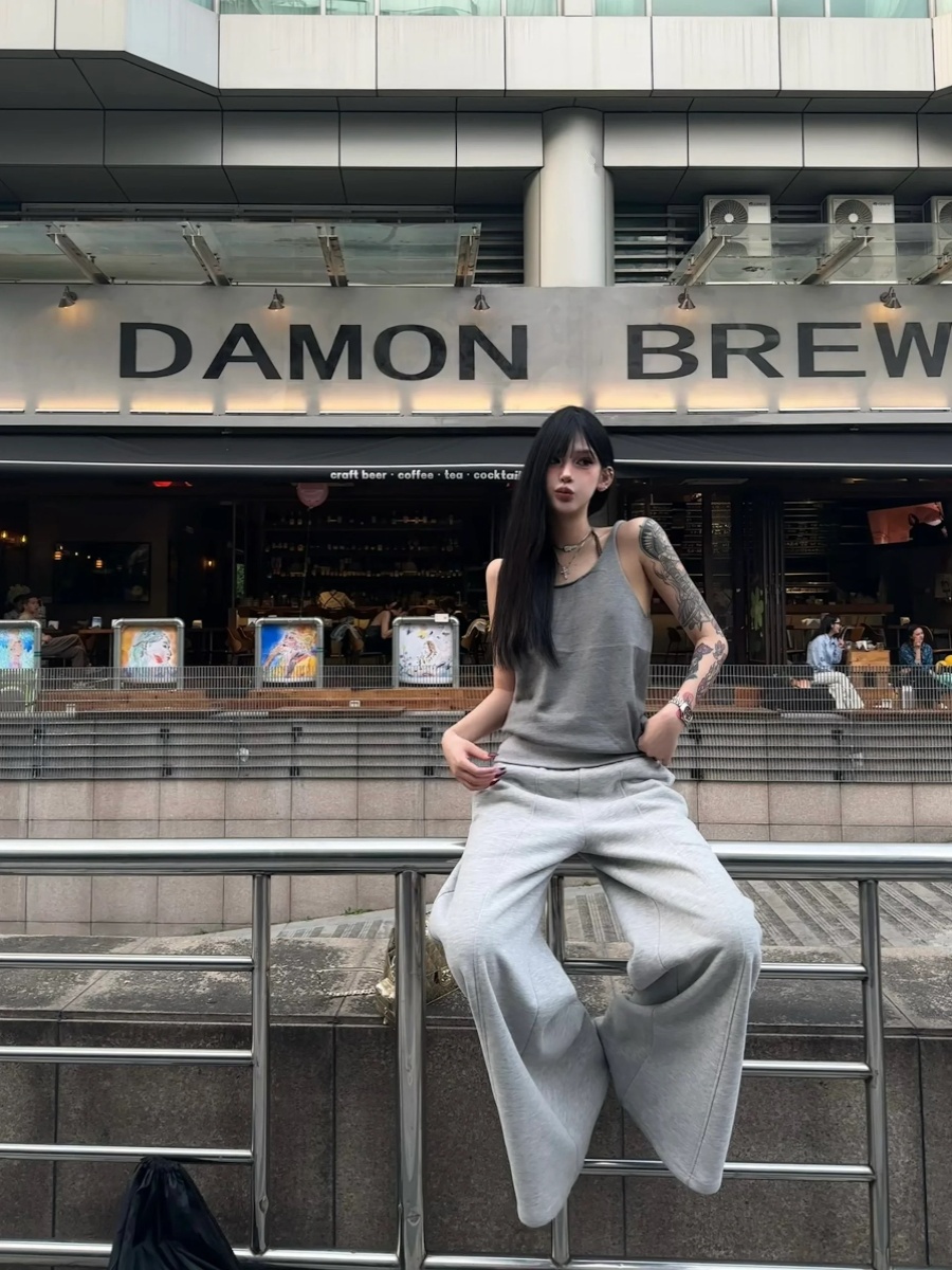 Backless American Style Sleeveless Knitted Tank Top for Women - Loose Fit Summer Trendy Vest Backless American Style Sleeveless Knitted Tank Top for Women - Loose Fit Summer Trendy Vest