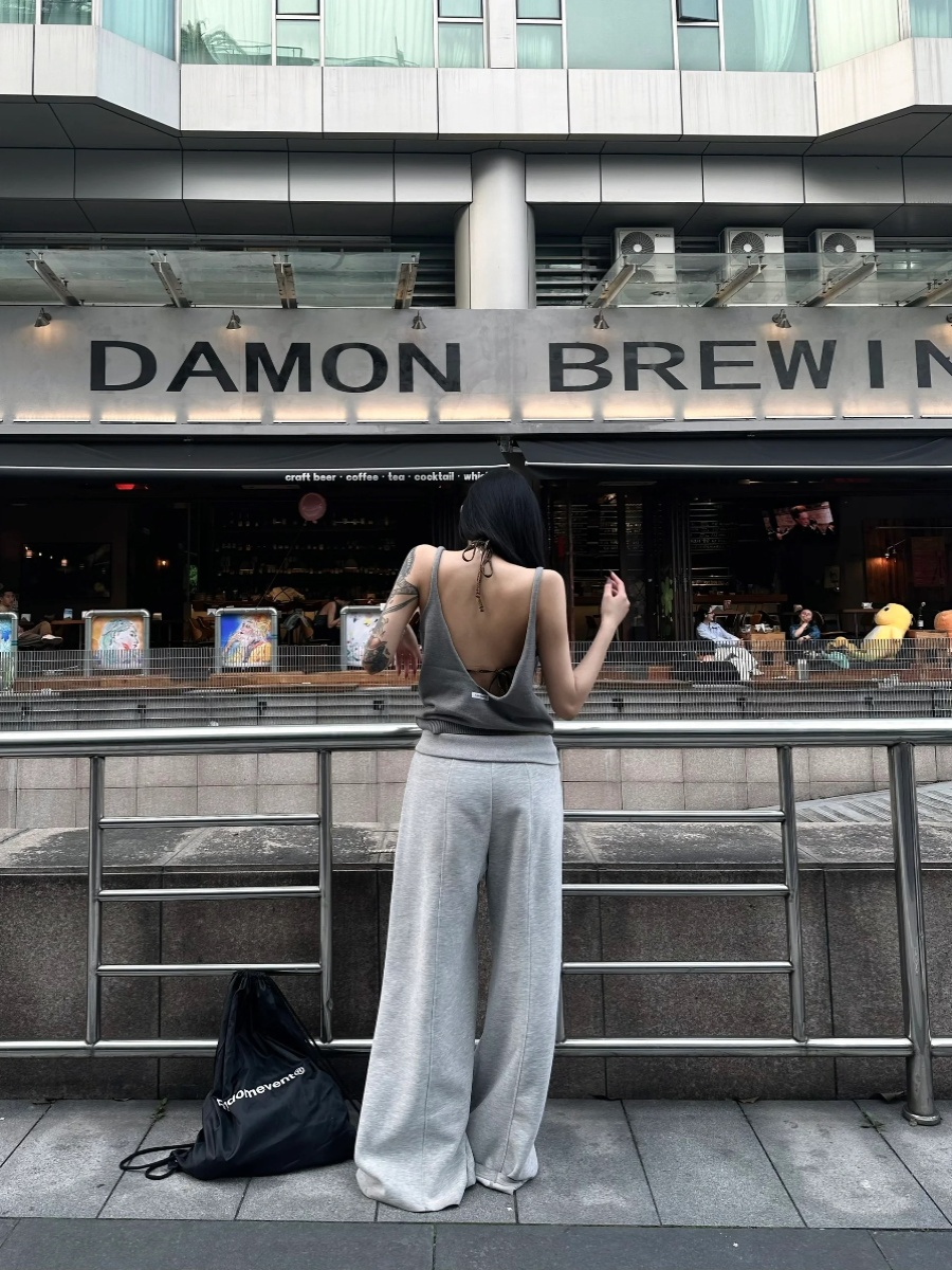 Backless American Style Sleeveless Knitted Tank Top for Women - Loose Fit Summer Trendy Vest Backless American Style Sleeveless Knitted Tank Top for Women - Loose Fit Summer Trendy Vest