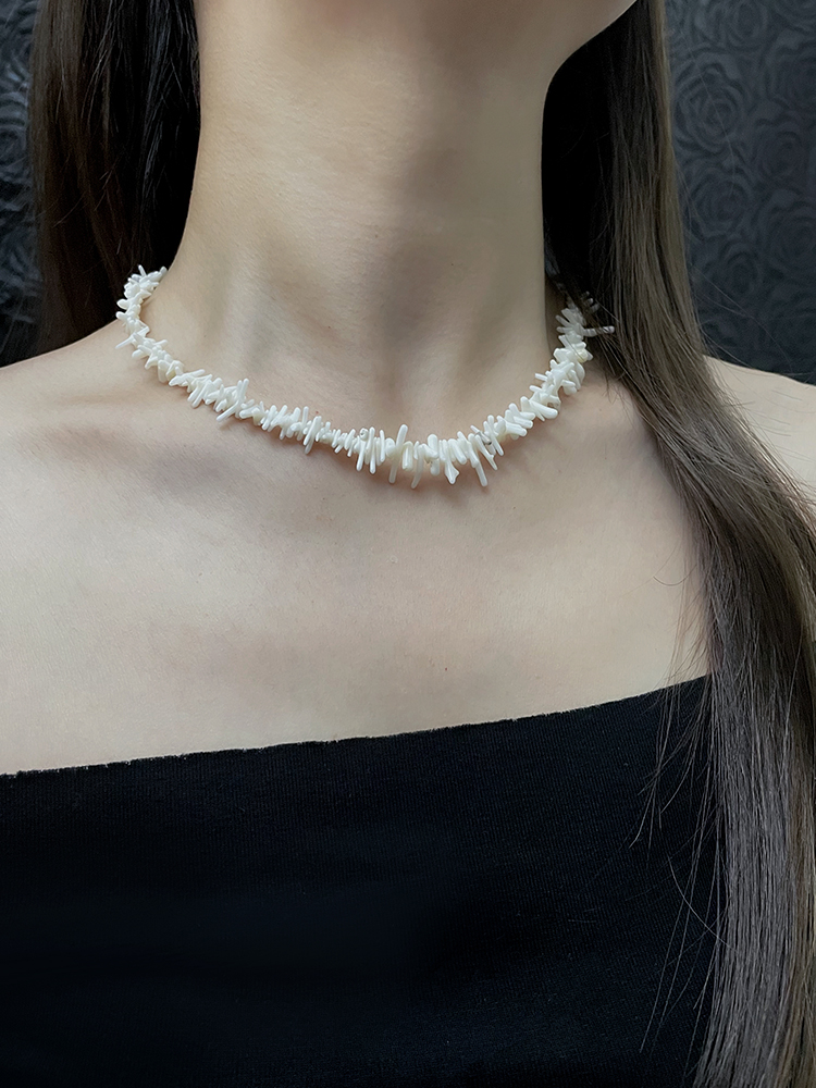 Baroque Necklace for Women - Bohemian Vacation Style Clavicle Chain, Versatile European & American Niche Design Accessory Baroque Necklace for Women - Bohemian Vacation Style Clavicle Chain, Versatile European & American Niche Design Accessory