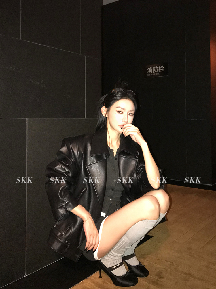 Beautiful Spicy Girl 2025 Spring Warm Slim Knit Sweater and Shorts Two-Piece Set for Women - Trendy Y2K Fashion Outfit Beautiful Spicy Girl 2025 Spring Warm Slim Knit Sweater and Shorts Two-Piece Set for Women - Trendy Y2K Fashion Outfit