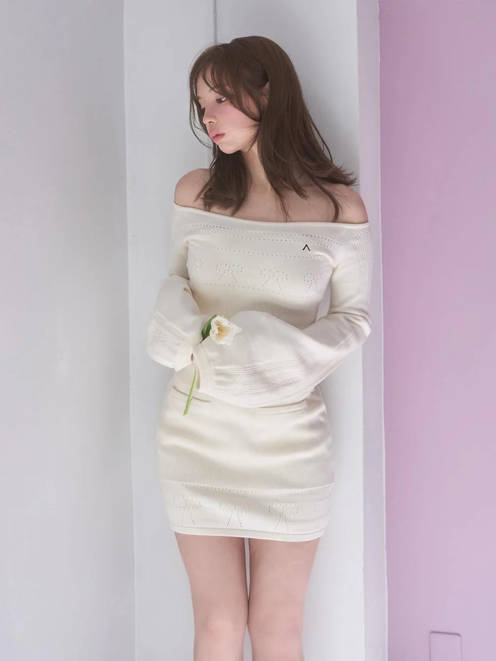 Beige One-Shoulder Knitted Top and Skirt Set - Spring/Summer 2025 Japanese Style Fashion Beige One-Shoulder Knitted Top and Skirt Set - Spring/Summer 2025 Japanese Style Fashion