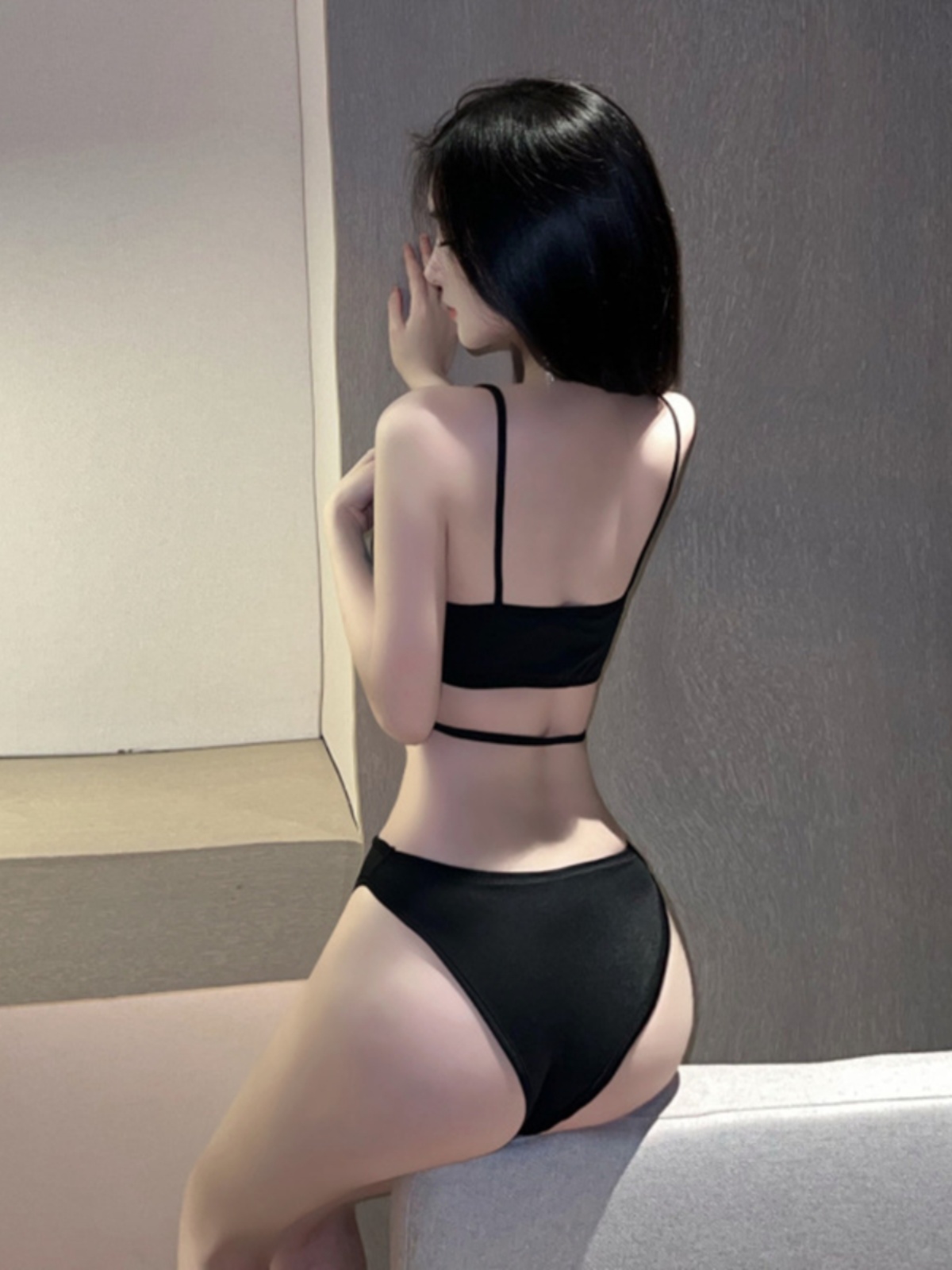 Black Backless One-Piece Swimsuit for Women - Minimalist Slimming Tummy-Control Swimwear for Vacation & Hot Springs Black Backless One-Piece Swimsuit for Women - Minimalist Slimming Tummy-Control Swimwear for Vacation & Hot Springs