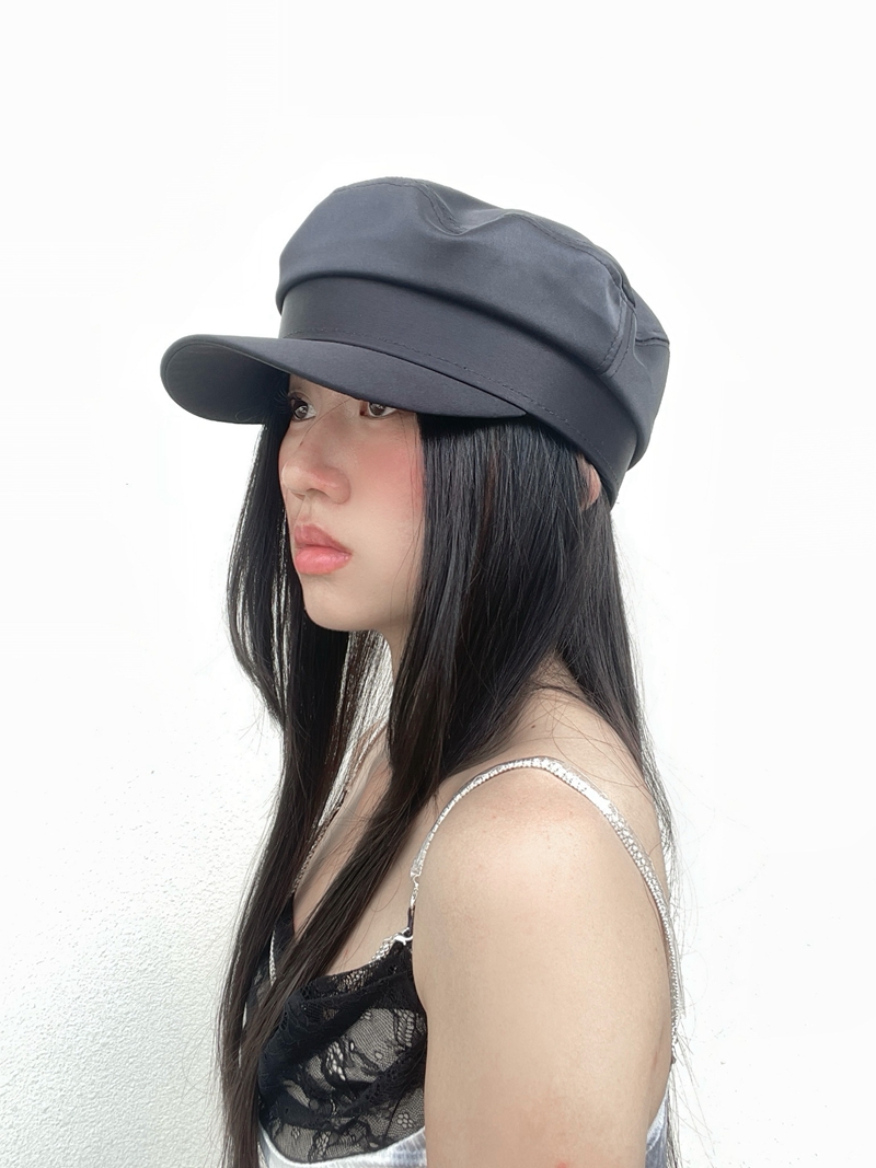 Black Flat-Top Duckbill Cap - Japanese-Style Solid Color Versatile Retro Newsboy Cap for Artistic British Fashion Black Flat-Top Duckbill Cap - Japanese-Style Solid Color Versatile Retro Newsboy Cap for Artistic British Fashion