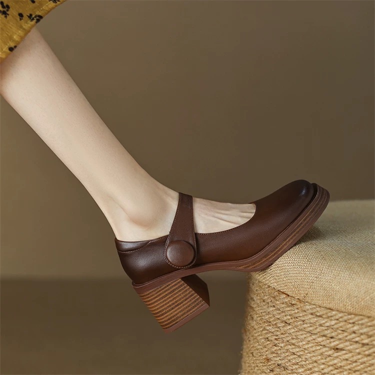 Black Handmade Cowhide Round-Toe Chunky Heel Mary Jane Shoes for Women - Stylish Single Strap Design for Comfort and Durability Black Handmade Cowhide Round-Toe Chunky Heel Mary Jane Shoes for Women - Stylish Single Strap Design for Comfort and Durability