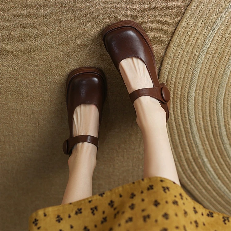 Black Handmade Cowhide Round-Toe Chunky Heel Mary Jane Shoes for Women - Stylish Single Strap Design for Comfort and Durability Black Handmade Cowhide Round-Toe Chunky Heel Mary Jane Shoes for Women - Stylish Single Strap Design for Comfort and Durability