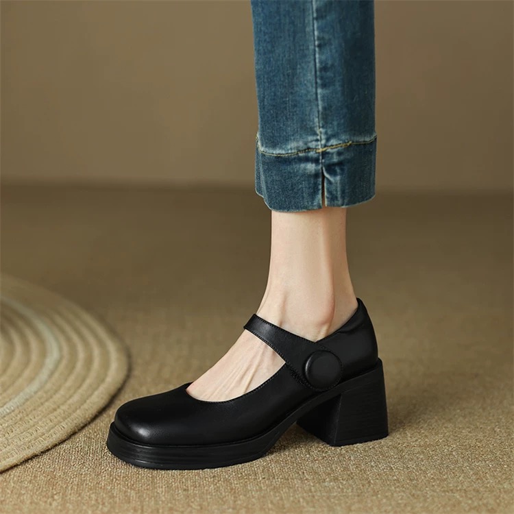 Black Handmade Cowhide Round-Toe Chunky Heel Mary Jane Shoes for Women - Stylish Single Strap Design for Comfort and Durability Black Handmade Cowhide Round-Toe Chunky Heel Mary Jane Shoes for Women - Stylish Single Strap Design for Comfort and Durability
