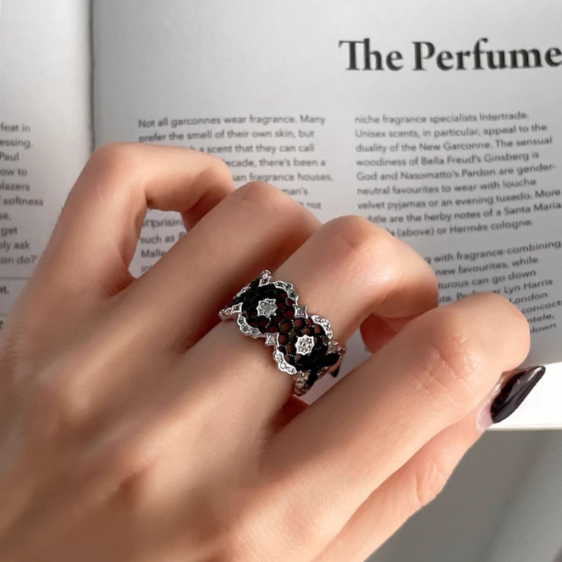 Black Lace Hollow Design Ring for Women with Diamonds â€“ Versatile Light Luxury Finger Ring, 2025 Fashion Trend