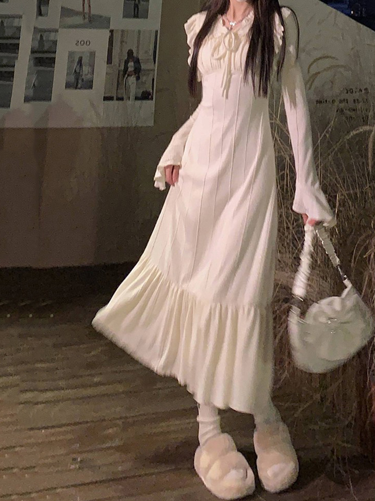 Black Lace-Trimmed Long Sleeve Dress for Women, Waist-Cinching, Elegant Tie-Up Knitted Skirt, 2025 Spring Fashion Trend Black Lace-Trimmed Long Sleeve Dress for Women, Waist-Cinching, Elegant Tie-Up Knitted Skirt, 2025 Spring Fashion Trend