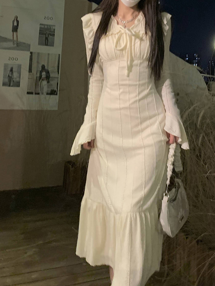 Black Lace-Trimmed Long Sleeve Dress for Women, Waist-Cinching, Elegant Tie-Up Knitted Skirt, 2025 Spring Fashion Trend Black Lace-Trimmed Long Sleeve Dress for Women, Waist-Cinching, Elegant Tie-Up Knitted Skirt, 2025 Spring Fashion Trend