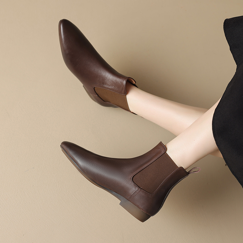 Black Low-Heeled Pointed Toe Chelsea Boots for Women, Genuine Leather Martin Boots, 2025 Trendy Large Size 41-43 Black Low-Heeled Pointed Toe Chelsea Boots for Women, Genuine Leather Martin Boots, 2025 Trendy Large Size 41-43