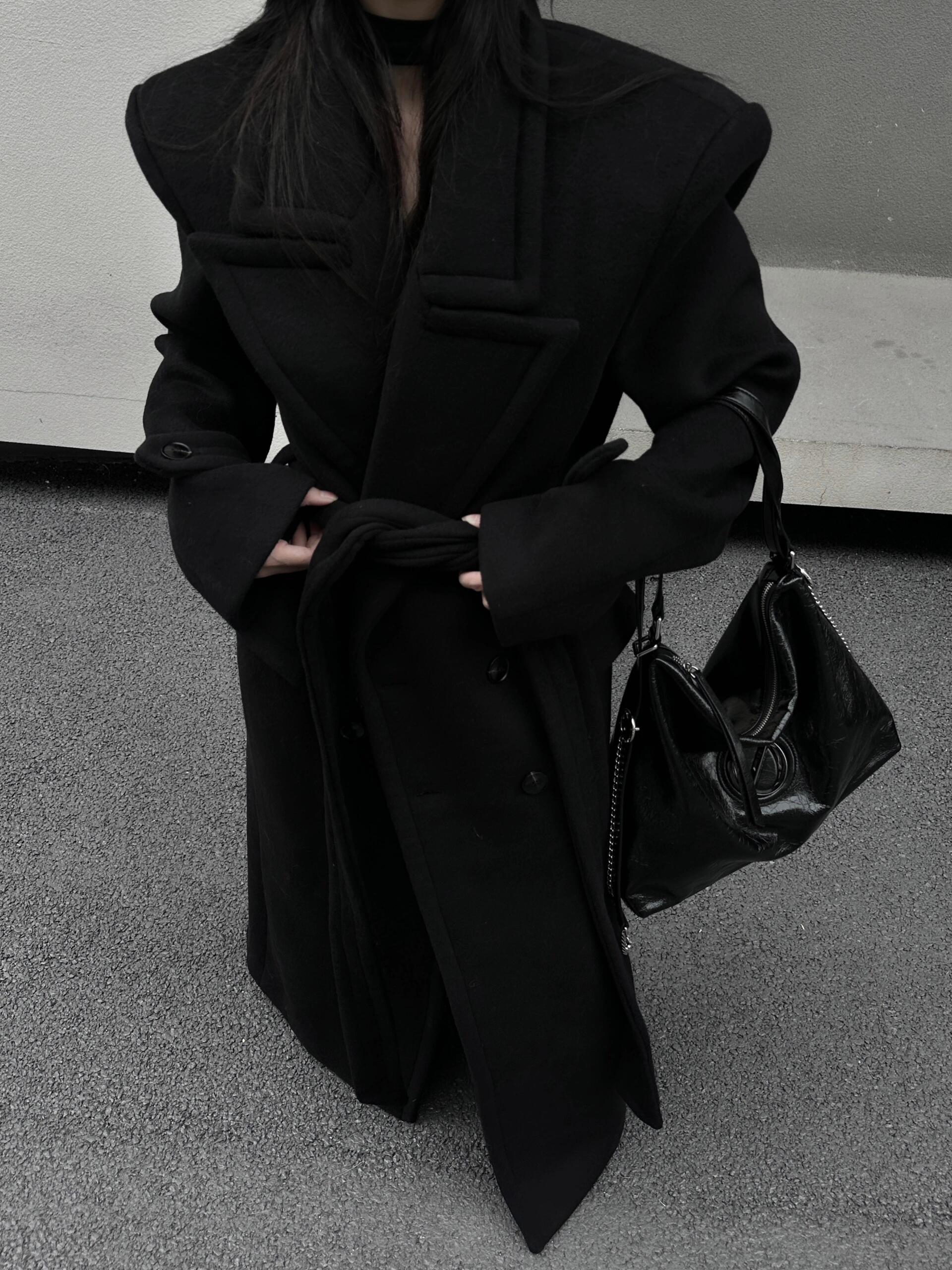 Black Oversized Shoulder Pad Woolen Coat for Women - American Style Spicy Girl Fashion for Autumn & Winter 2025