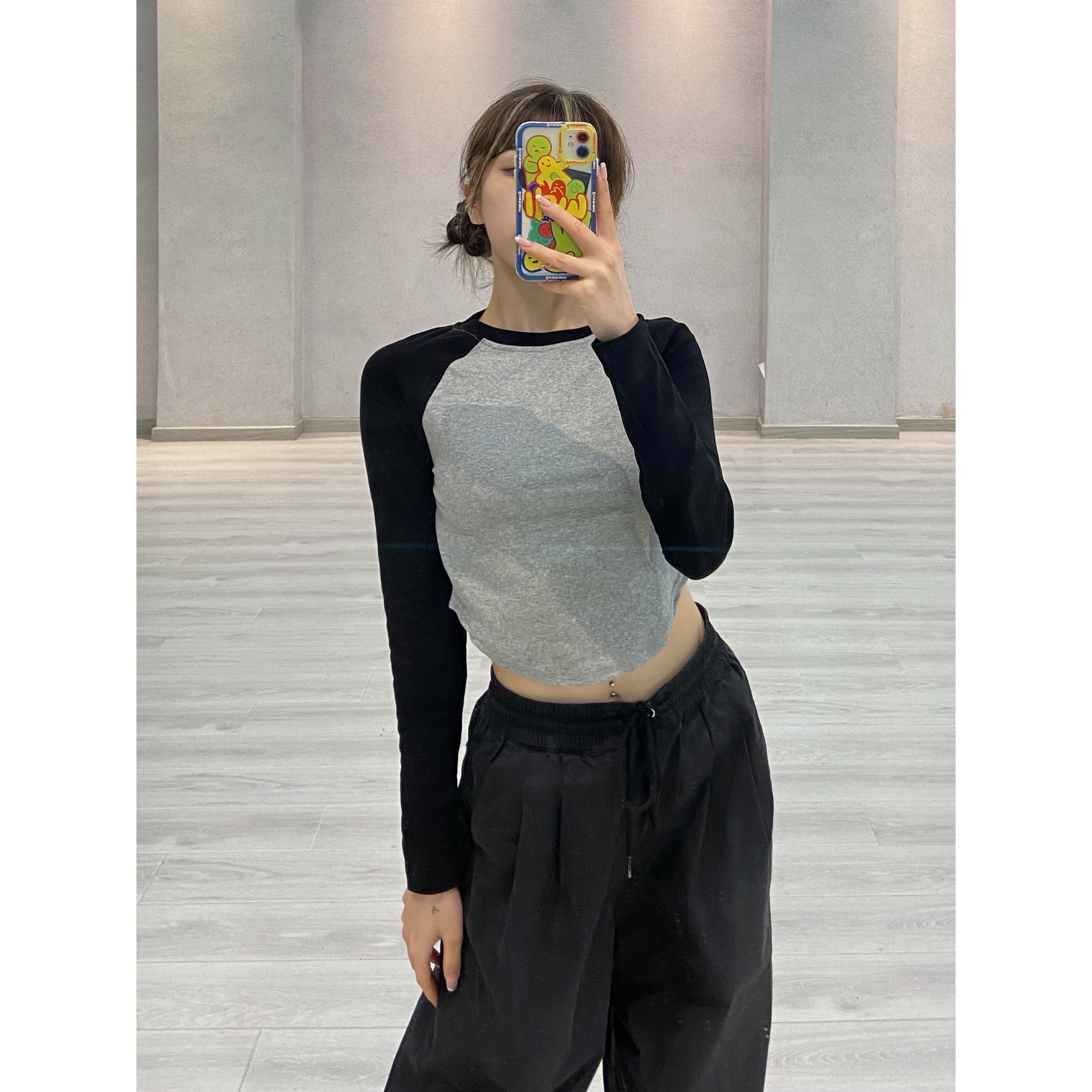 Black Patchwork Long-Sleeve T-Shirt for Women, Jazz Dance Outfit, INS Style Crop Top, Y2K Fashion, Trendy Streetwear Black Patchwork Long-Sleeve T-Shirt for Women, Jazz Dance Outfit, INS Style Crop Top, Y2K Fashion, Trendy Streetwear