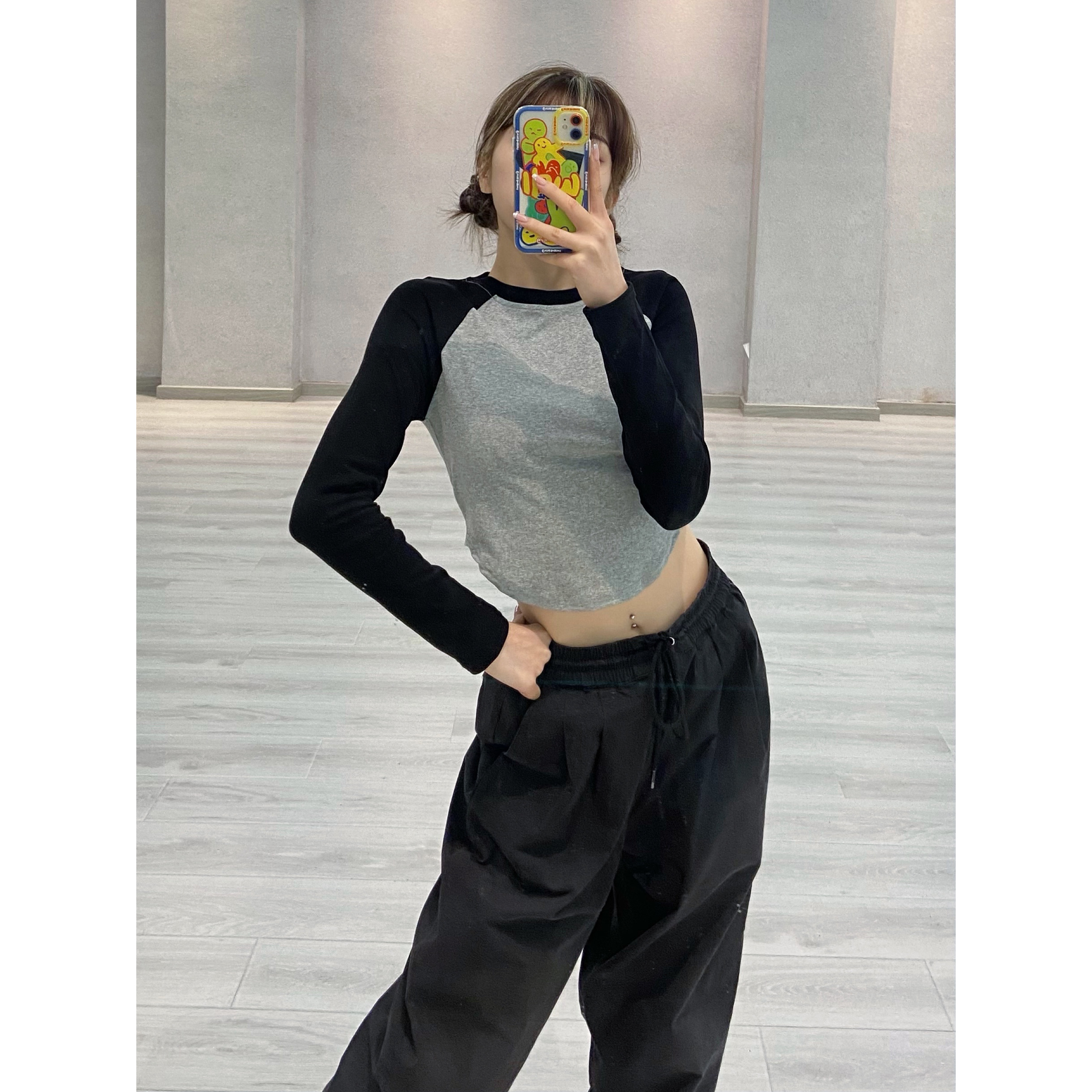 Black Patchwork Long-Sleeve T-Shirt for Women, Jazz Dance Outfit, INS Style Crop Top, Y2K Fashion, Trendy Streetwear Black Patchwork Long-Sleeve T-Shirt for Women, Jazz Dance Outfit, INS Style Crop Top, Y2K Fashion, Trendy Streetwear