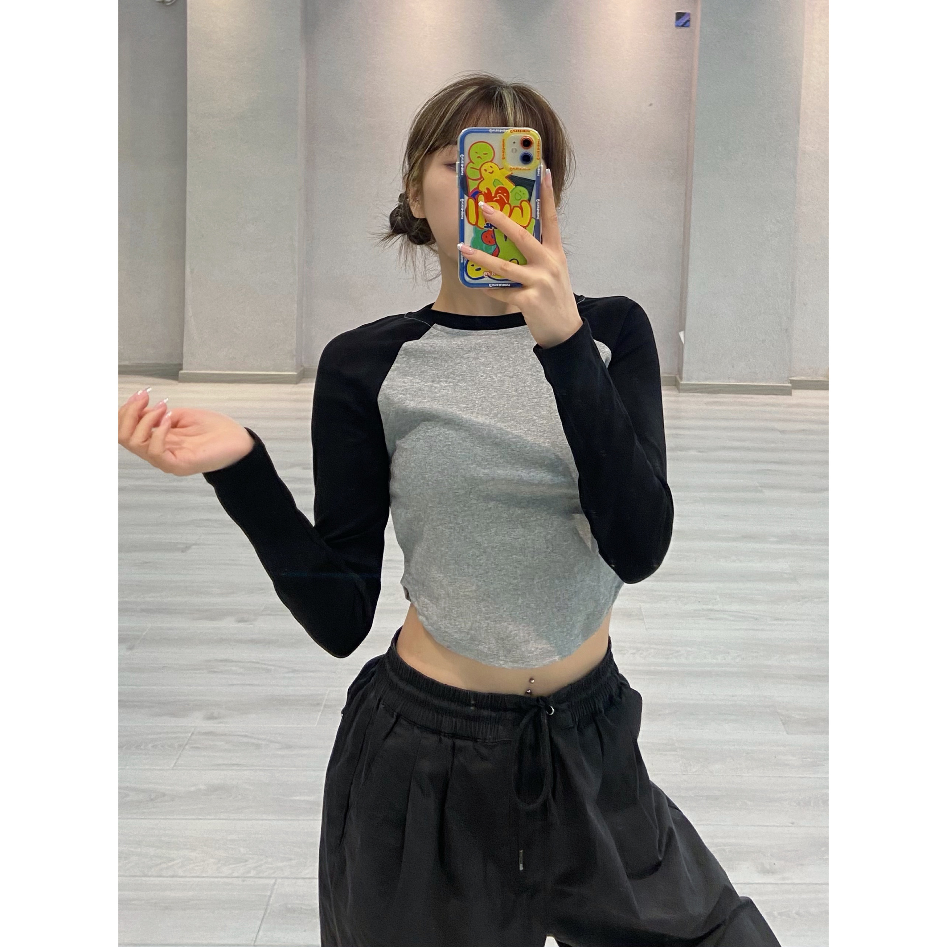 Black Patchwork Long-Sleeve T-Shirt for Women, Jazz Dance Outfit, INS Style Crop Top, Y2K Fashion, Trendy Streetwear Black Patchwork Long-Sleeve T-Shirt for Women, Jazz Dance Outfit, INS Style Crop Top, Y2K Fashion, Trendy Streetwear