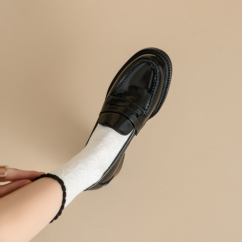Black Patent Leather Chunky Heel Loafers for Women - 4cm Round Toe, Versatile British Style, Comfortable Small Leather Shoes Black Patent Leather Chunky Heel Loafers for Women - 4cm Round Toe, Versatile British Style, Comfortable Small Leather Shoes