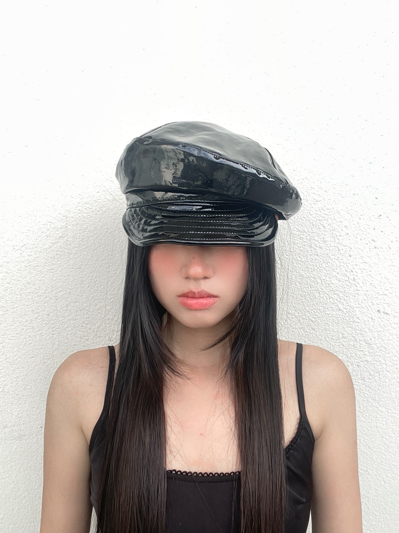 Black Patent Leather Octagonal Newsboy Cap - Trendy Internet Celebrity Style, Retro Fashion Hat for Small Faces