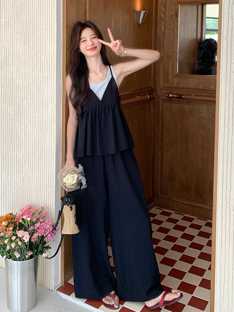 Black Two-Piece Camisole and Wide-Leg Pants Set for Women - Trendy Summer 2025 Casual Outfit, Sweet and Cool Style Black Two-Piece Camisole and Wide-Leg Pants Set for Women - Trendy Summer 2025 Casual Outfit, Sweet and Cool Style
