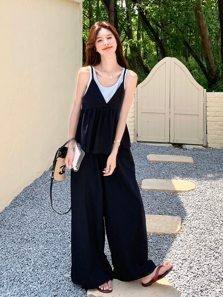 Black Two-Piece Camisole and Wide-Leg Pants Set for Women - Trendy Summer 2025 Casual Outfit, Sweet and Cool Style Black Two-Piece Camisole and Wide-Leg Pants Set for Women - Trendy Summer 2025 Casual Outfit, Sweet and Cool Style