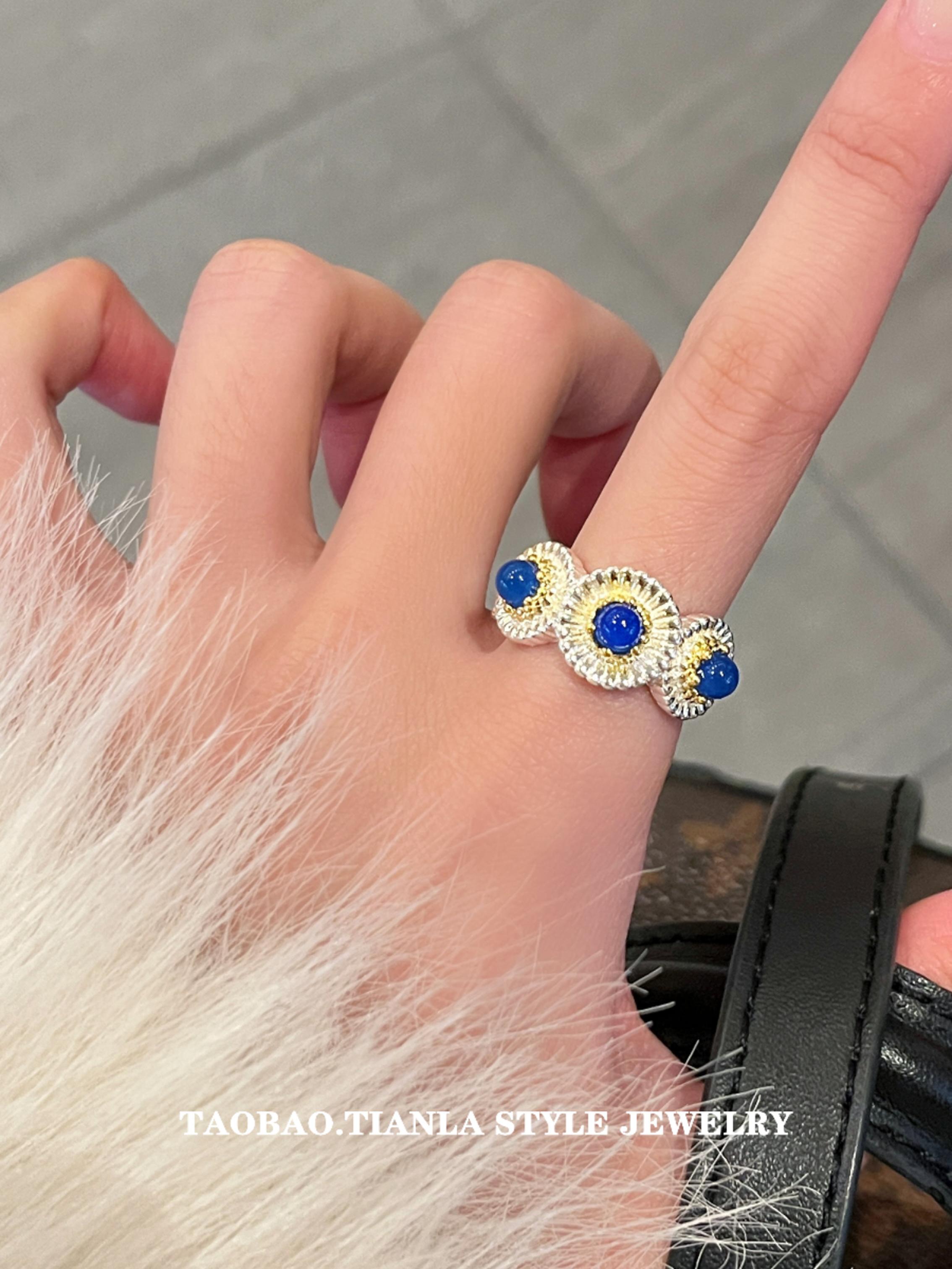 Blue Chalcedony Daisy Open Ring for Women - Exquisite Light Luxury Niche Design, High-End Fashion Jewelry Blue Chalcedony Daisy Open Ring for Women - Exquisite Light Luxury Niche Design, High-End Fashion Jewelry
