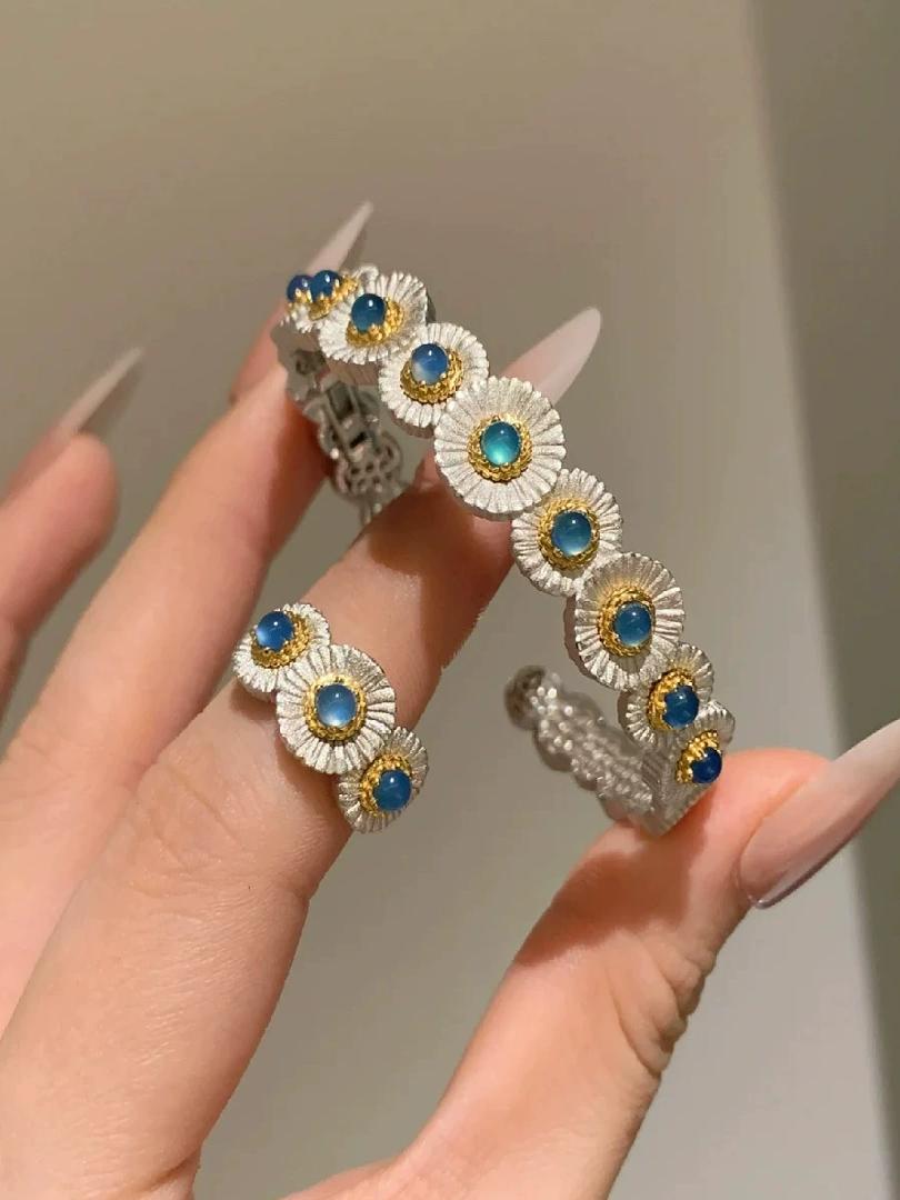 Blue Chalcedony Daisy Open Ring for Women - Exquisite Light Luxury Niche Design, High-End Fashion Jewelry Blue Chalcedony Daisy Open Ring for Women - Exquisite Light Luxury Niche Design, High-End Fashion Jewelry