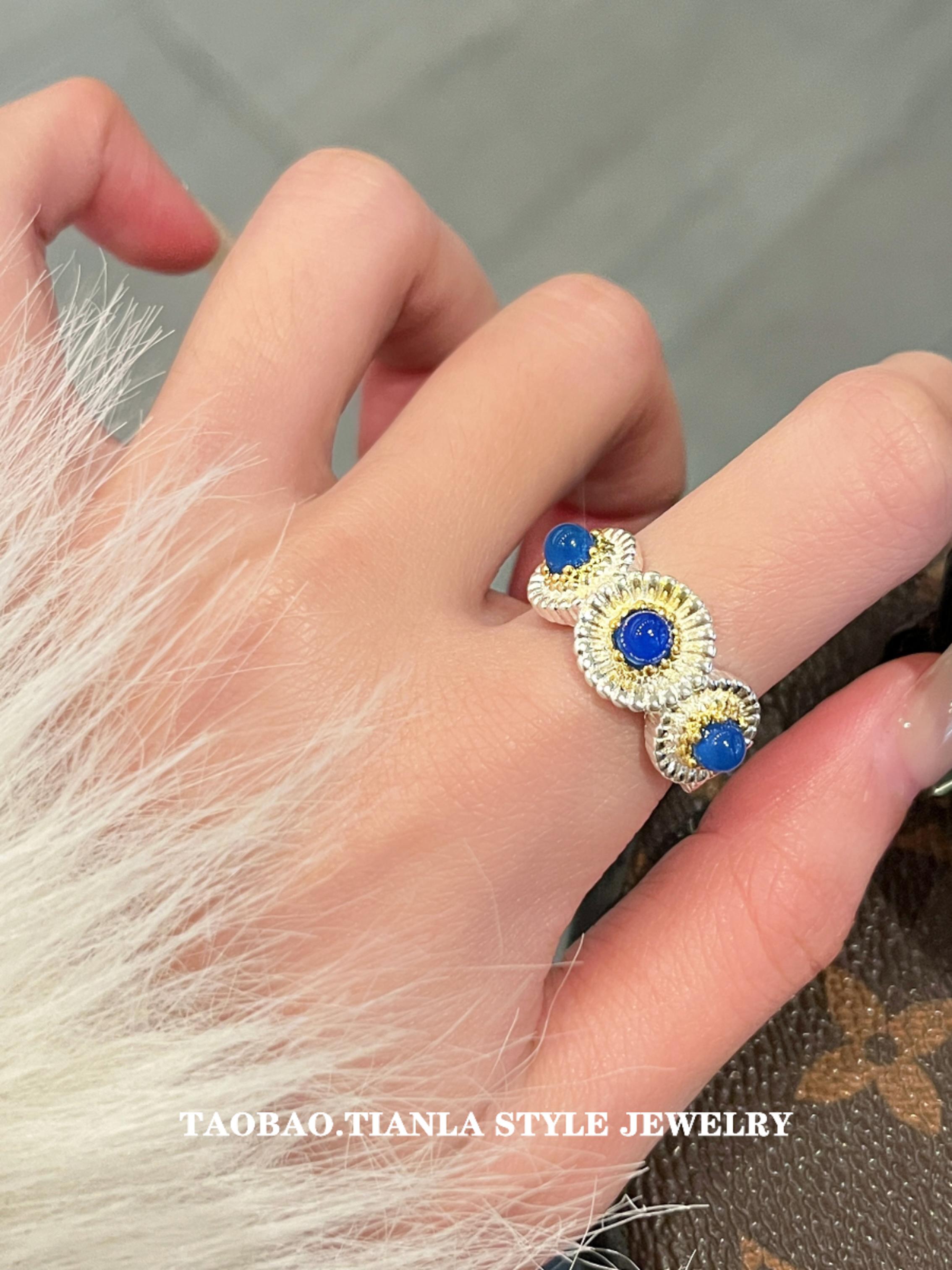 Blue Chalcedony Daisy Open Ring for Women - Exquisite Light Luxury Niche Design, High-End Fashion Jewelry