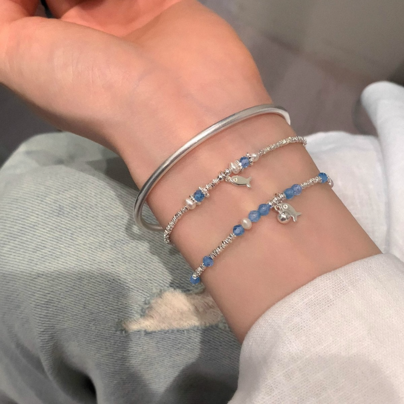 Blue Crystal Summer Dopamine Bracelet for Women - Light Luxury Design, Sweet & Cute Versatile Accessory Blue Crystal Summer Dopamine Bracelet for Women - Light Luxury Design, Sweet & Cute Versatile Accessory
