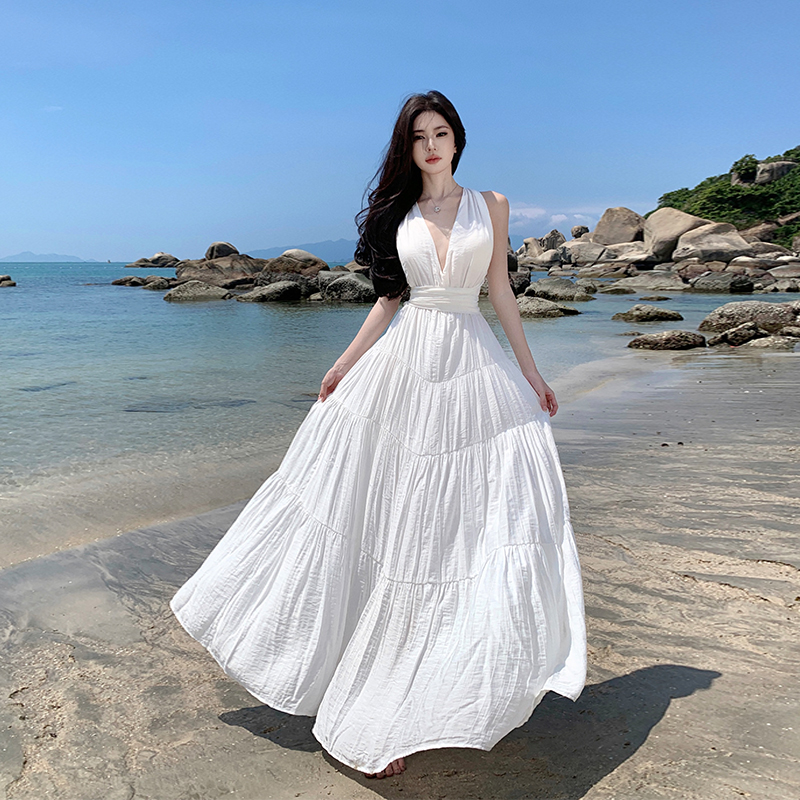 Bohemian Green Backless Long Dress for Seaside Vacation - Beachy Style Perfect for Summer and 90s Vibes Bohemian Green Backless Long Dress for Seaside Vacation - Beachy Style Perfect for Summer and 90s Vibes