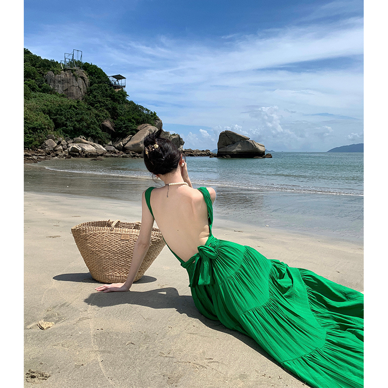 Bohemian Green Backless Long Dress for Seaside Vacation - Beachy Style Perfect for Summer and 90s Vibes Bohemian Green Backless Long Dress for Seaside Vacation - Beachy Style Perfect for Summer and 90s Vibes