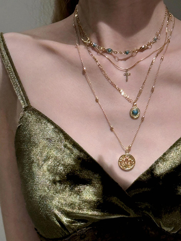 Bohemian Hollow Flower Pendant Necklace for Women, Vintage Multi-Layered Gold Chain Clavicle Accessory Bohemian Hollow Flower Pendant Necklace for Women, Vintage Multi-Layered Gold Chain Clavicle Accessory