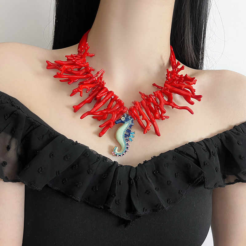 Bohemian Style Red Coral Necklace with Seahorse Pendant for Women - 2025 European and American Fashion Trend Bohemian Style Red Coral Necklace with Seahorse Pendant for Women - 2025 European and American Fashion Trend