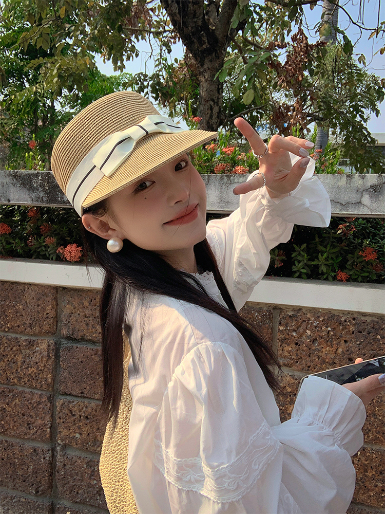 Bowknot Straw Sun Hat for Women - Versatile Duckbill Cap, Summer 2025 Style, Flattering Design for a Smaller Face Bowknot Straw Sun Hat for Women - Versatile Duckbill Cap, Summer 2025 Style, Flattering Design for a Smaller Face