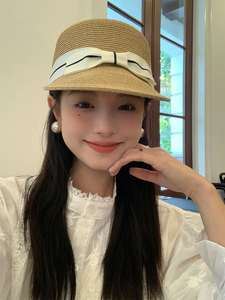 Bowknot Straw Sun Hat for Women - Versatile Duckbill Cap, Summer 2025 Style, Flattering Design for a Smaller Face Bowknot Straw Sun Hat for Women - Versatile Duckbill Cap, Summer 2025 Style, Flattering Design for a Smaller Face