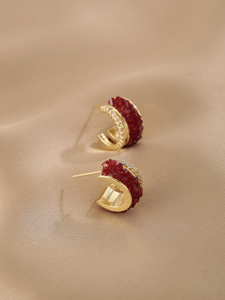Brilliant Red Crystal Inlaid Vintage Earrings for Women - Stylish Light Luxury Accessories for Autumn and Winter Brilliant Red Crystal Inlaid Vintage Earrings for Women - Stylish Light Luxury Accessories for Autumn and Winter