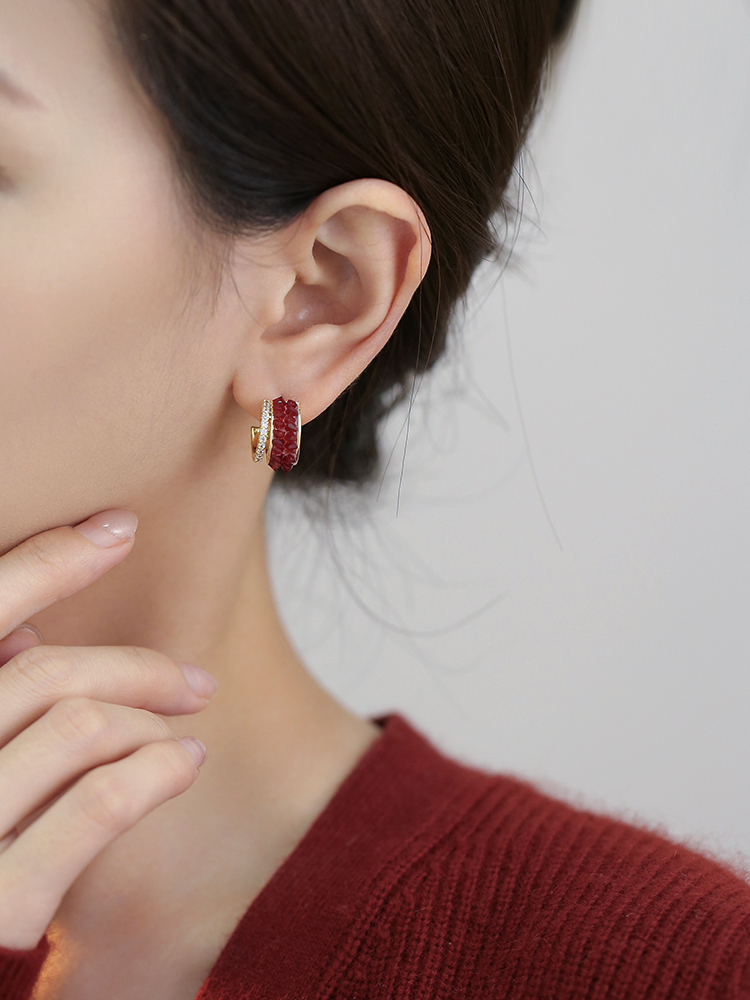 Brilliant Red Crystal Inlaid Vintage Earrings for Women - Stylish Light Luxury Accessories for Autumn and Winter Brilliant Red Crystal Inlaid Vintage Earrings for Women - Stylish Light Luxury Accessories for Autumn and Winter