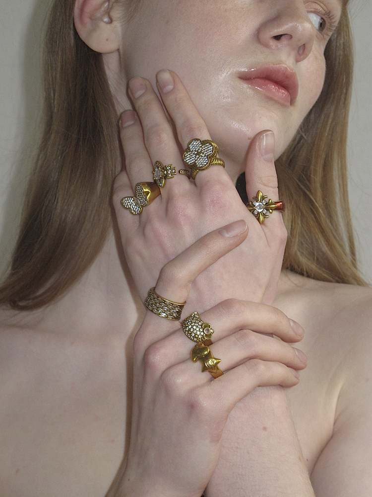 British Retro Stacked Saturn Element Ring for Women, Open Design Light Luxury Gold Color, Fashionable Color-Preserving Finger Ring British Retro Stacked Saturn Element Ring for Women, Open Design Light Luxury Gold Color, Fashionable Color-Preserving Finger Ring