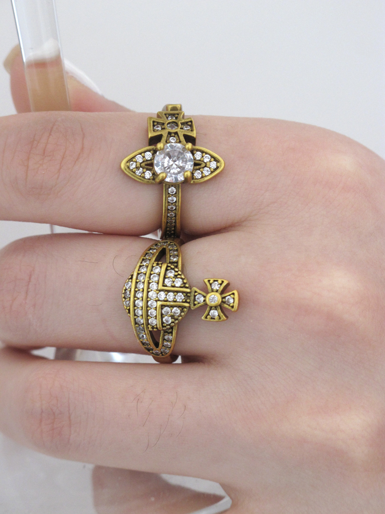 British Retro Stacked Saturn Element Ring for Women, Open Design Light Luxury Gold Color, Fashionable Color-Preserving Finger Ring British Retro Stacked Saturn Element Ring for Women, Open Design Light Luxury Gold Color, Fashionable Color-Preserving Finger Ring