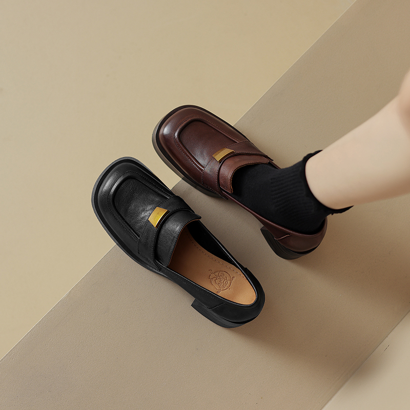 British Style Chunky High Heel Loafers for Women - Thick-Soled Square Toe Leather Shoes with Metal Buckle and Deep Mouth Design British Style Chunky High Heel Loafers for Women - Thick-Soled Square Toe Leather Shoes with Metal Buckle and Deep Mouth Design