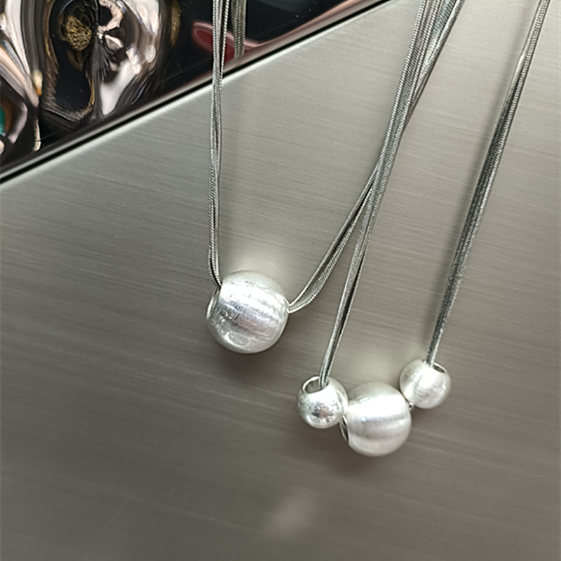 Brushed Ball Necklace for Women - High-End Light Luxury Clavicle Chain, Chic Sweet Cool Spicy Girl Neck Accessory Brushed Ball Necklace for Women - High-End Light Luxury Clavicle Chain, Chic Sweet Cool Spicy Girl Neck Accessory