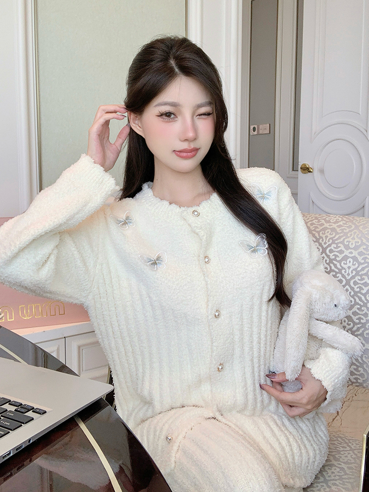 Butterfly Half-Sleeve Velvet Pajamas Set - Thick Coral Fleece Homewear for Women - Cozy Autumn Winter 2025 Style Butterfly Half-Sleeve Velvet Pajamas Set - Thick Coral Fleece Homewear for Women - Cozy Autumn Winter 2025 Style