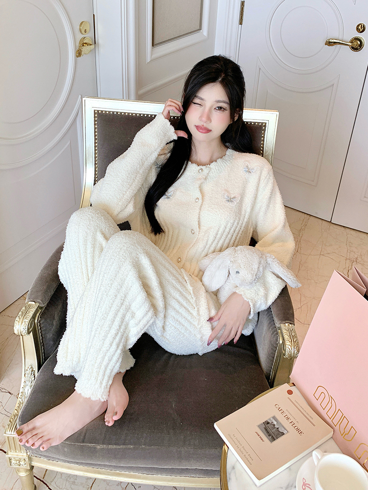 Butterfly Half-Sleeve Velvet Pajamas Set - Thick Coral Fleece Homewear for Women - Cozy Autumn Winter 2025 Style Butterfly Half-Sleeve Velvet Pajamas Set - Thick Coral Fleece Homewear for Women - Cozy Autumn Winter 2025 Style