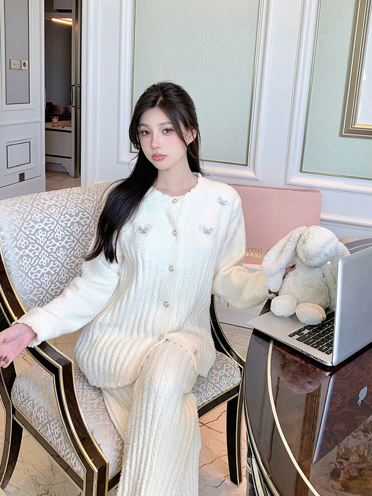 Butterfly Half-Sleeve Velvet Pajamas Set - Thick Coral Fleece Homewear for Women - Cozy Autumn Winter 2025 Style Butterfly Half-Sleeve Velvet Pajamas Set - Thick Coral Fleece Homewear for Women - Cozy Autumn Winter 2025 Style