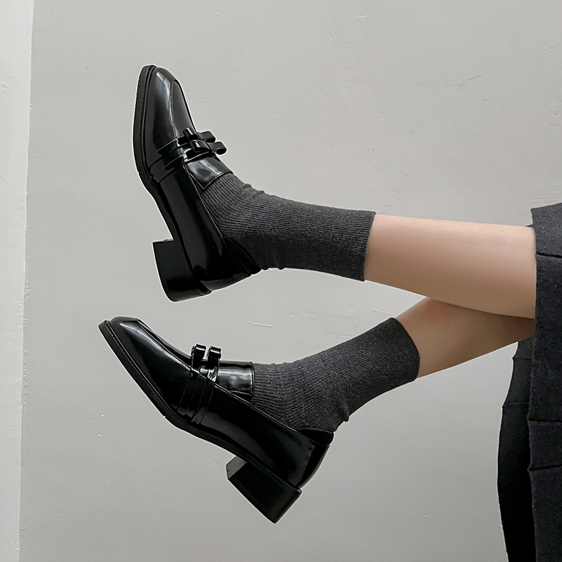 Butterfly Knot Low-Heeled Genuine Leather Slip-On Loafers for Women - Casual 90s Inspired Fashion Shoes Butterfly Knot Low-Heeled Genuine Leather Slip-On Loafers for Women - Casual 90s Inspired Fashion Shoes