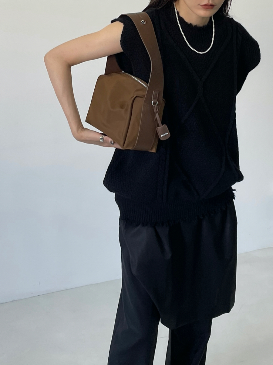 Caramel Mochi Bun Leather Wide Shoulder Strap Nylon Square Bag - Chic Y2K Style Handbag for Everyday Use Caramel Mochi Bun Leather Wide Shoulder Strap Nylon Square Bag - Chic Y2K Style Handbag for Everyday Use