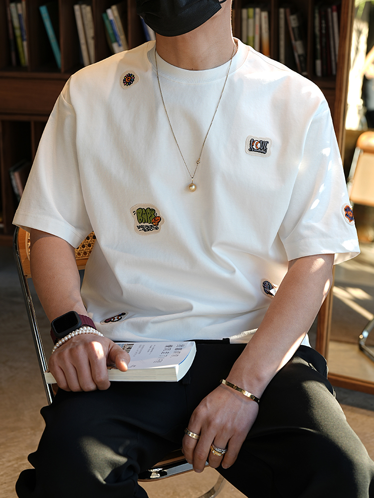 Casual Minimalist Patch Embroidery Short Sleeve T-Shirt for Men - Summer Trendy Round Neck Tee in Hong Kong Style Casual Minimalist Patch Embroidery Short Sleeve T-Shirt for Men - Summer Trendy Round Neck Tee in Hong Kong Style