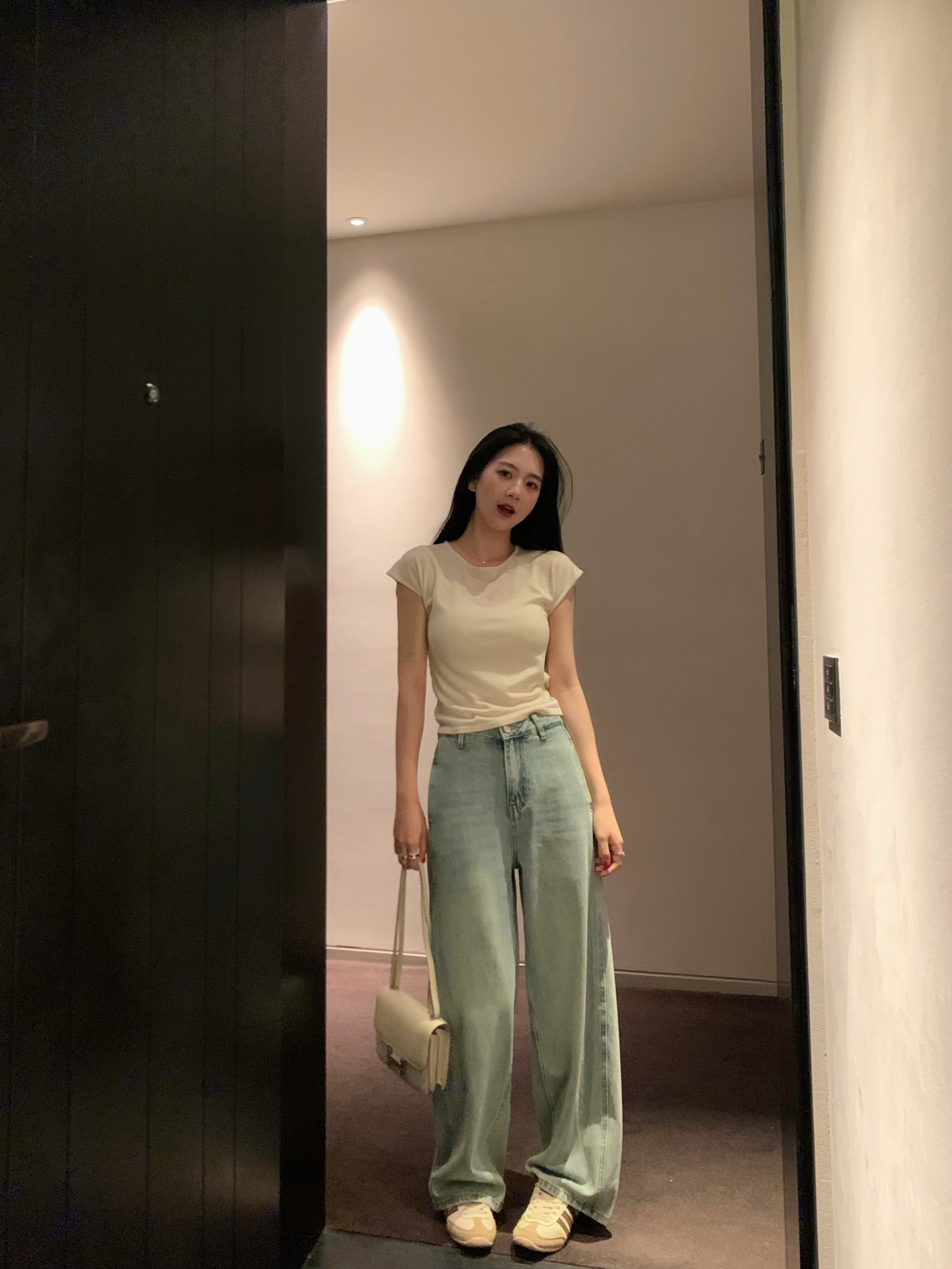 Casual Water-Wash Blue Straight Jeans - Relaxed Fit Slimming Floor-Length Denim Pants for Effortless Style Casual Water-Wash Blue Straight Jeans - Relaxed Fit Slimming Floor-Length Denim Pants for Effortless Style