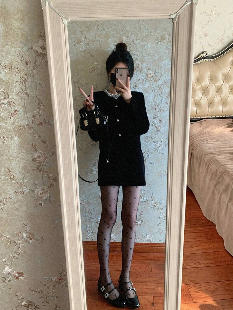 Chic Black Velvet Two-Piece Set for Women - Short Jacket and Mini Skirt, Elegant and Sophisticated Fall/Winter Fashion Chic Black Velvet Two-Piece Set for Women - Short Jacket and Mini Skirt, Elegant and Sophisticated Fall/Winter Fashion